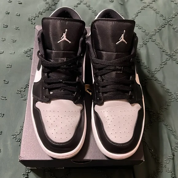 Jordan 1  Low - Size 15 
LT smoke grey /Black/White  color combo. - Picture 2 of 12